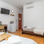 - Il Vicoletto 3*