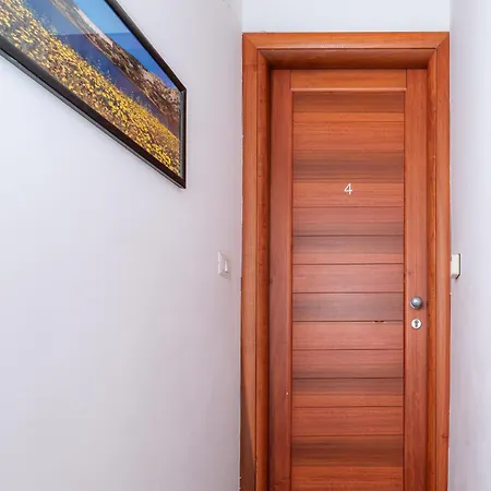 - Il Vicoletto