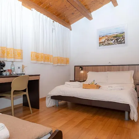 - Il Vicoletto Guest house