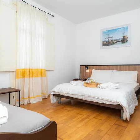 - Il Vicoletto Guest house *
