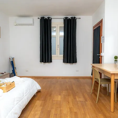 - Il Vicoletto 게스트하우스 포르토 토레스