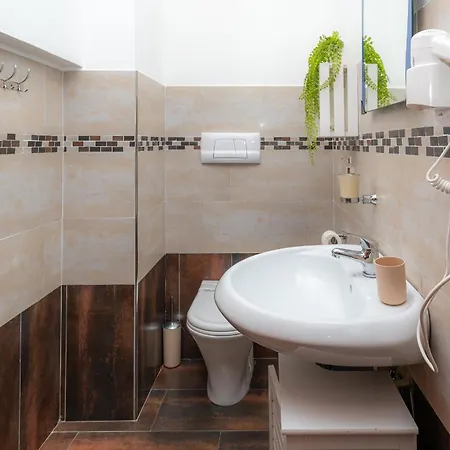 - Il Vicoletto Guest house *